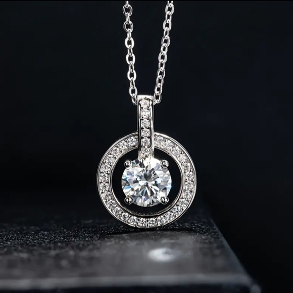 1 Carat Moissanite Diamond Circle Pendant Necklace New - Picture 6 of 6